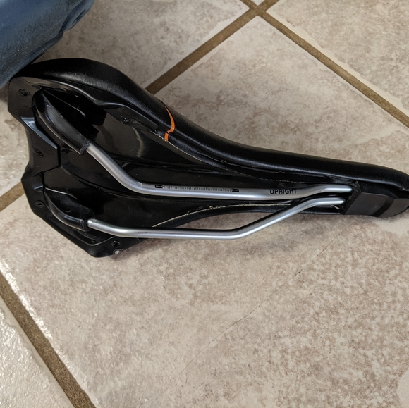 Bicycle Seat - Picture 3 of 5